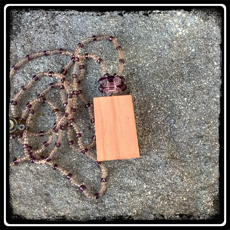 Pendentif bois de palette rose des vents 3